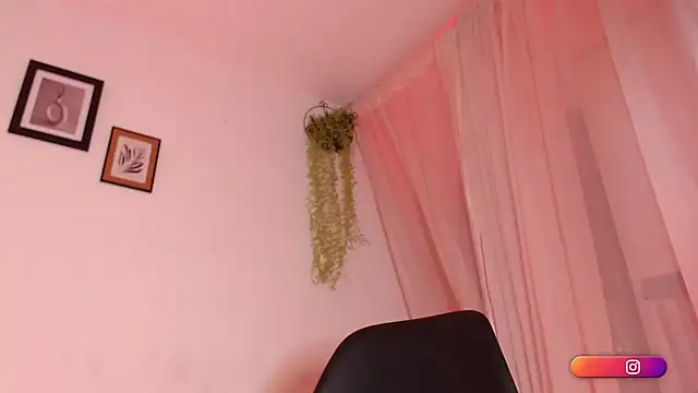 MiaKnox online show from 12/27/24, 10:59