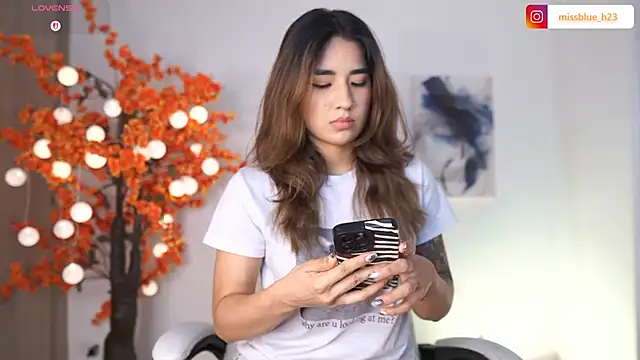 VictoriaHiill online show from 10/22/25, 05:24