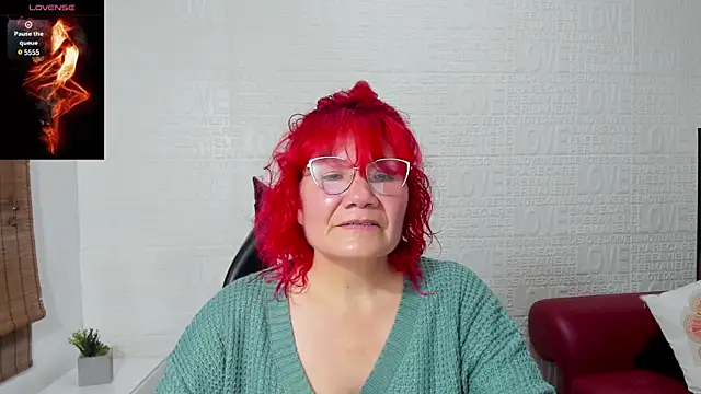 Snapshot of Salomeediaz_ chatting on 01/10/25, 09:10 Salomeediaz online show from 01/10/25, 09:10