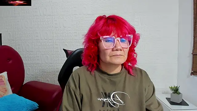 Snapshot of Salomeediaz_ chatting on 02/11/25, 12:17 Salomeediaz online show from 02/11/25, 12:17