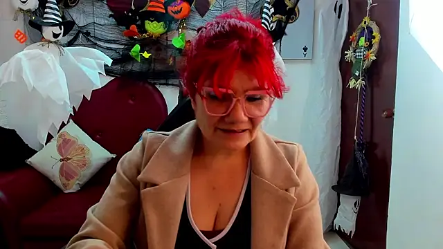 Snapshot of Salomeediaz_ chatting on 10/22/25, 09:03 Salomeediaz online show from 10/22/25, 09:03