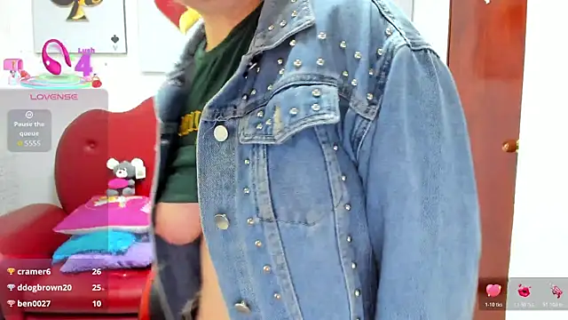 Snapshot of Salomeediaz_ chatting on 02/08/26, 09:13 Salomeediaz online show from 02/08/26, 09:13