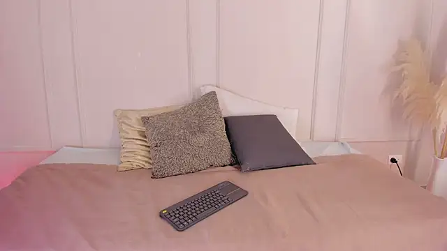 Mariapettit online show from 04/20/26, 01:03