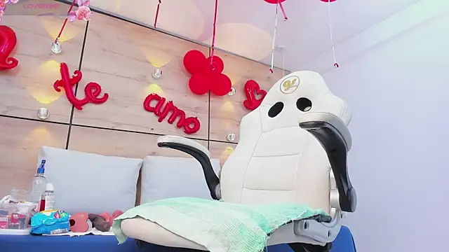 martina touss online show from 02/13/25, 06:27