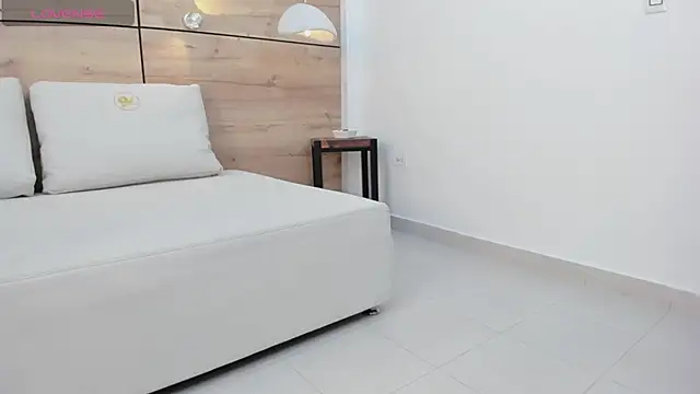 martina touss online show from 03/21/25, 01:56