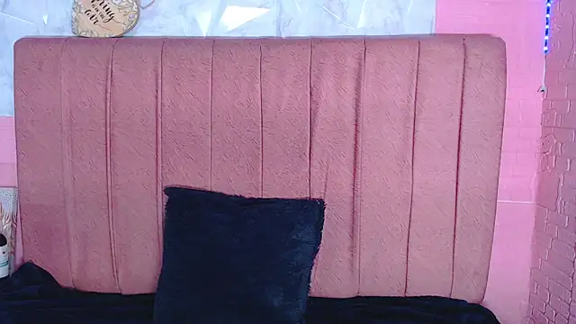 mildre303av online show from 10/22/25, 04:29