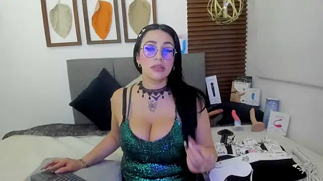 Snapshot of Scarleth_swann chatting on 01/21/25, 02:33 Scarleth swann online show from 01/21/25, 02:33