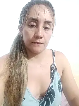 Snapshot of Isabel23zr chatting on 11/13/25, 01:59 Isabel23zr online show from 11/13/25, 01:59