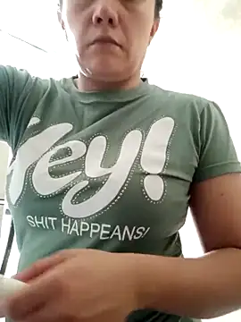 Snapshot of Isabel23zr chatting on 11/15/25, 02:57 Isabel23zr online show from 11/15/25, 02:57