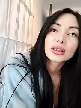 Snapshot of _monicab chatting on 03/11/25, 11:04 monicab online show from 03/11/25, 11:04