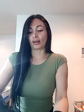 Snapshot of _monicab chatting on 10/28/25, 02:48 monicab online show from 10/28/25, 02:48