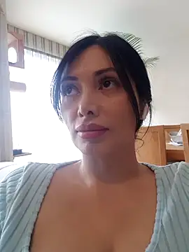 Snapshot of _monicab chatting on 11/15/25, 08:16 monicab online show from 11/15/25, 08:16