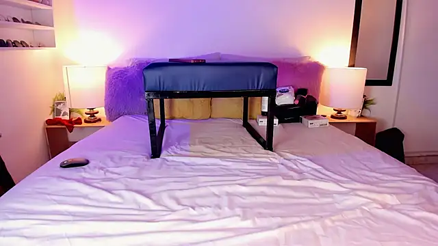 RachellMishelle online show from 11/17/25, 04:13