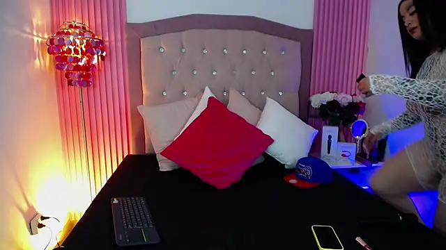 Erika Montoya online show from 03/03/26, 12:33