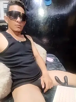 Snapshot of Ale21-345 chatting on 02/02/26, 05:06 Ale21-345 online show from 02/02/26, 05:06