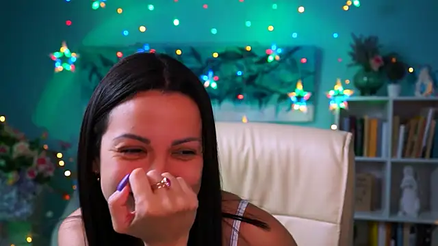 Snapshot of KarolinaRobinson chatting on 12/14/24, 03:15 KarolinaRobinson online show from 12/14/24, 03:15