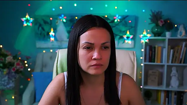 Snapshot of KarolinaRobinson chatting on 12/14/24, 06:20 KarolinaRobinson online show from 12/14/24, 06:20