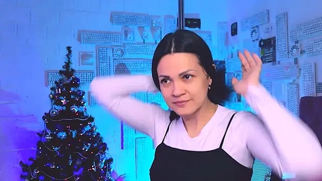 Snapshot of KarolinaRobinson chatting on 01/14/25, 11:42 KarolinaRobinson online show from 01/14/25, 11:42