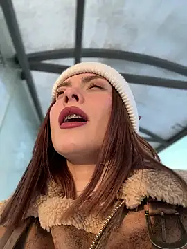 Snapshot of Accole chatting on 02/08/25, 07:37 Accole online show from 02/08/25, 07:37