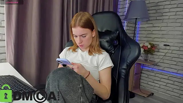 Stacey Brown online show from 02/03/26, 01:04