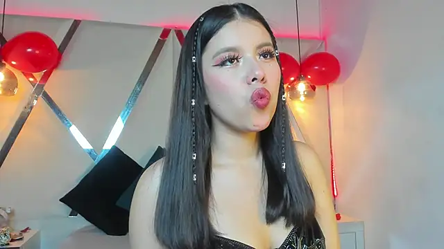 Snapshot of MarielQueenx chatting on 02/19/25, 03:17 MarielQueenx online show from 02/19/25, 03:17