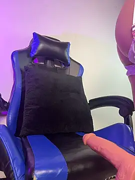 MarielQueenx online show from 12/23/25, 04:54