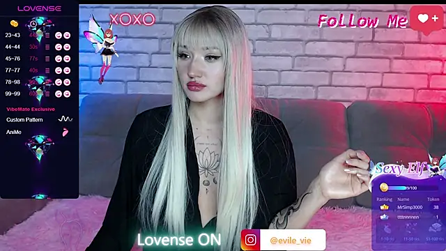 Snapshot of Eva_Evile chatting on 12/06/24, 03:11 Eva Evile online show from 12/06/24, 03:11