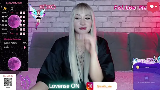 Snapshot of Eva_Evile chatting on 12/14/24, 02:10 Eva Evile online show from 12/14/24, 02:10