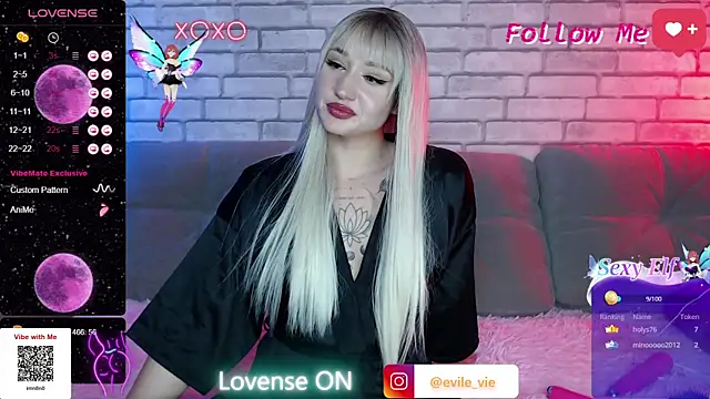 Snapshot of Eva_Evile chatting on 12/19/24, 04:13 Eva Evile online show from 12/19/24, 04:13