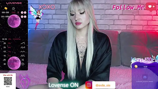 Snapshot of Eva_Evile chatting on 12/27/24, 12:34 Eva Evile online show from 12/27/24, 12:34