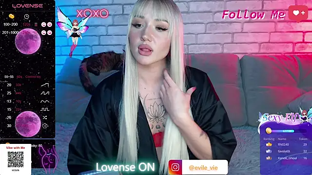 Snapshot of Eva_Evile chatting on 03/08/25, 01:47 Eva Evile online show from 03/08/25, 01:47