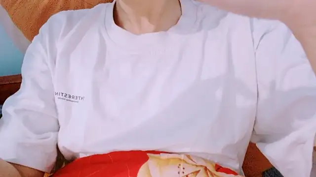 Snapshot of Layla_squirt88 chatting on 03/14/26, 03:50 Layla squirt88 online show from 03/14/26, 03:50