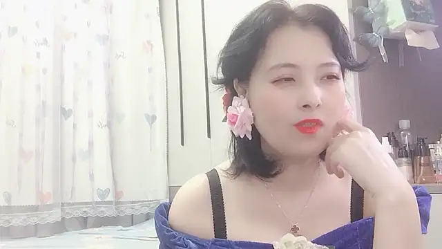 Hanicarrot online show from 02/19/25, 04:33