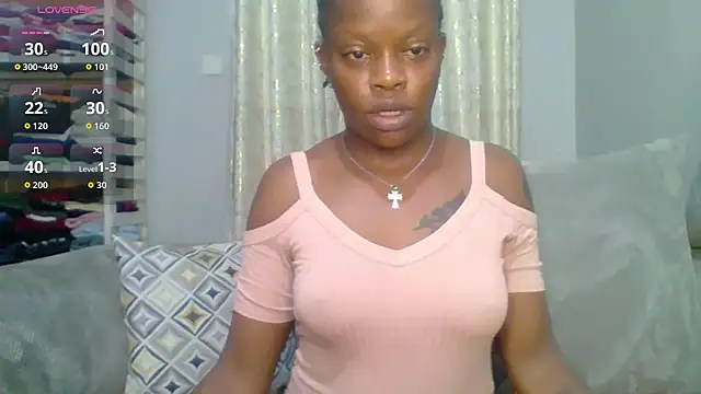 Snapshot of Petite_254 chatting on 09/17/25, 11:17 Petite 254 online show from 09/17/25, 11:17