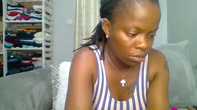 Snapshot of Petite_254 chatting on 09/19/25, 12:17 Petite 254 online show from 09/19/25, 12:17