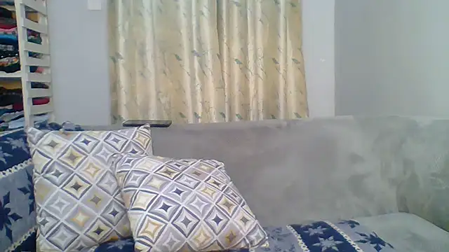 Petite 254 online show from 04/30/26, 12:50