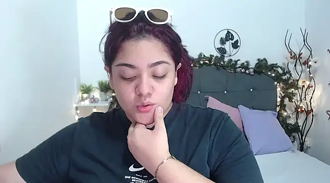 KathyGonzalez online show from 12/23/24, 11:25