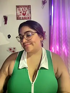 KathyGonzalez online show from 10/19/25, 01:45