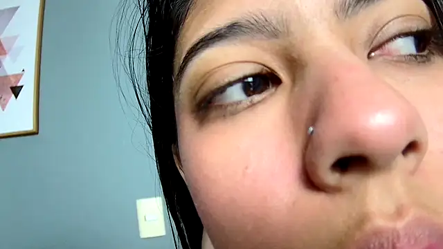 Snapshot of strawberrymia68 chatting on 02/25/25, 01:06 strawberrymia68 online show from 02/25/25, 01:06