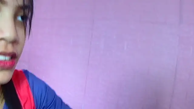 Snapshot of strawberrymia68 chatting on 03/02/25, 07:12 strawberrymia68 online show from 03/02/25, 07:12