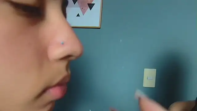 Snapshot of strawberrymia68 chatting on 03/20/25, 01:04 strawberrymia68 online show from 03/20/25, 01:04