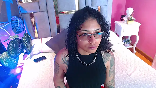 Snapshot of JuliaRose_ks chatting on 01/09/26, 01:03 JuliaRose ks online show from 01/09/26, 01:03