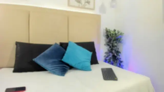 Natasha Smith09 online show from 02/12/25, 03:29