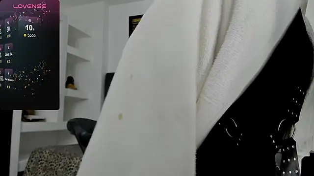 Snapshot of MattRodriguez9 chatting on 03/21/25, 04:29 MattRodriguez9 online show from 03/21/25, 04:29