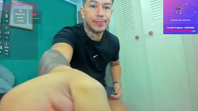 Snapshot of mateoreal1 chatting on 06/19/26, 12:09 mateoreal1 online show from 06/19/26, 12:09