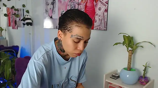 Jonesliam23 online show from 03/19/25, 07:06