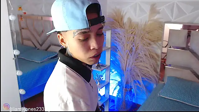 Jonesliam23 online show from 11/24/25, 07:24