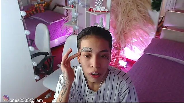 Jonesliam23 online show from 12/18/25, 07:20