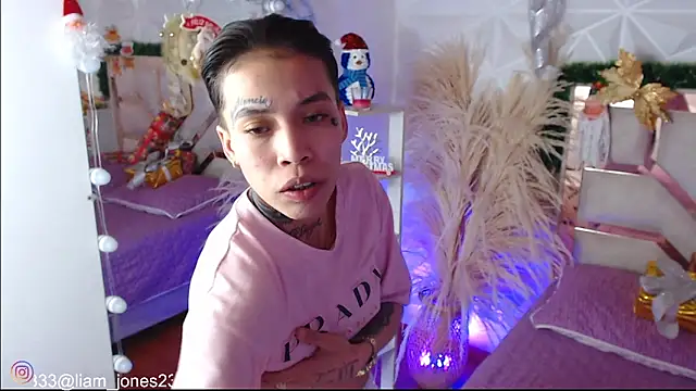 Jonesliam23 online show from 12/19/25, 07:43