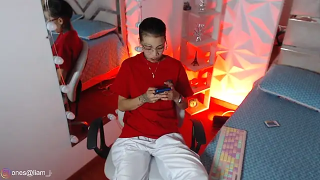 Jonesliam23 online show from 04/24/26, 08:11